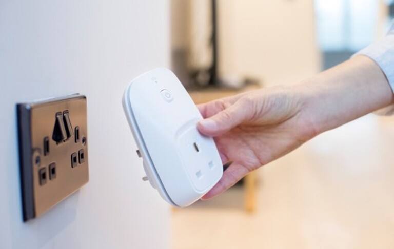 Energy Efficient Projects to Lower Your Monthly Electric Bill Energy Efficient Projects to Lower Your Monthly Electric Bill