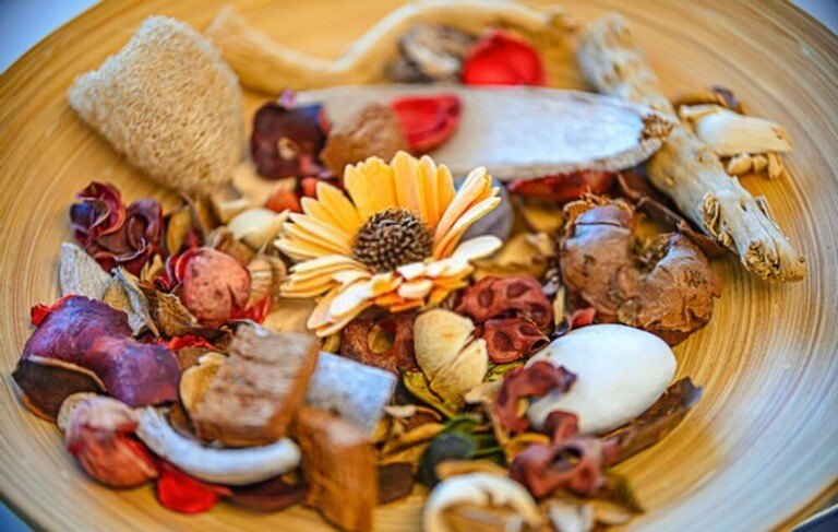 10 Ways To Make Your Bathroom Smell Like A Spa 10 Ways To Make Your Bathroom Smell Like A Spa