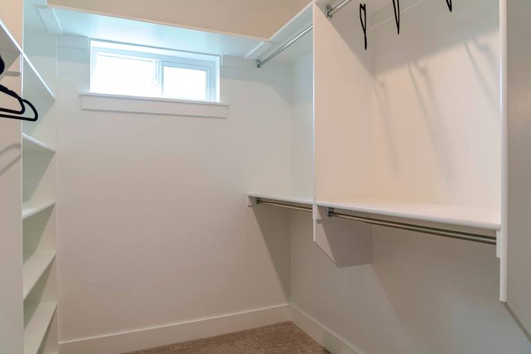 How To Build A Walk-in Closet In A Small Bedroom? How To Build A Walk-in Closet In A Small Bedroom?