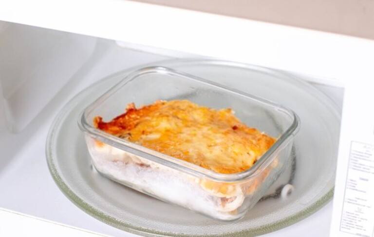 How Do You Keep Hot Food Warm At A Party? How Do You Keep Hot Food Warm At A Party?