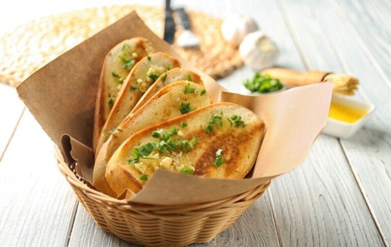 What goes with pasta as a side dish? What goes with pasta as a side dish?
