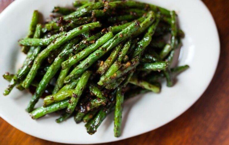 What goes with pasta as a side dish? What goes with pasta as a side dish?