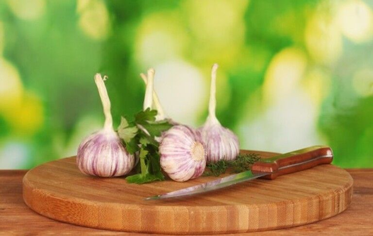 How to Get the Garlic Smell Out of Your Wooden Cutting Board? How to Get the Garlic Smell Out of Your Wooden Cutting Board?