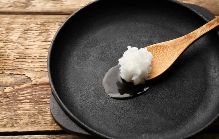 How to Get the Garlic Smell Out of Your Wooden Cutting Board? How to Get the Garlic Smell Out of Your Wooden Cutting Board?