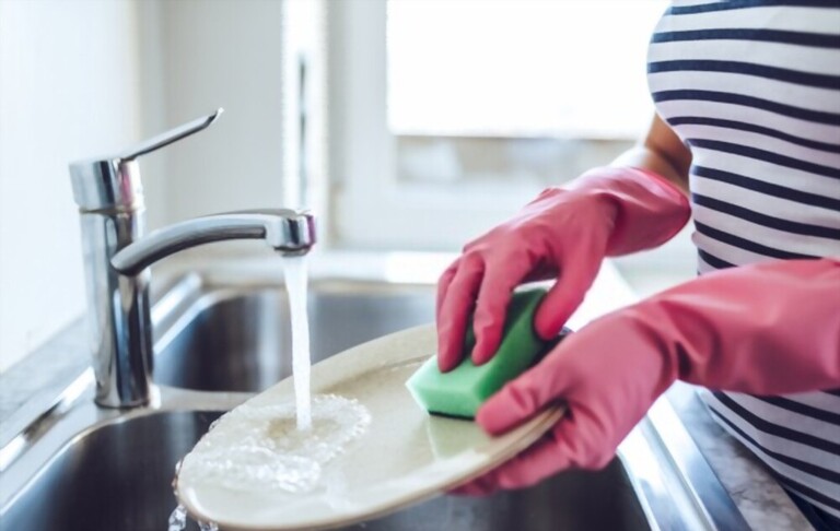 Ways To Fight Germs And Clutter In Your Kitchen Ways To Fight Germs And Clutter In Your Kitchen
