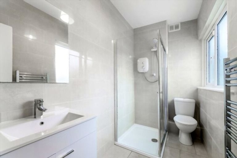 How To Make A Small Bathroom Look Bigger? How To Make A Small Bathroom Look Bigger?