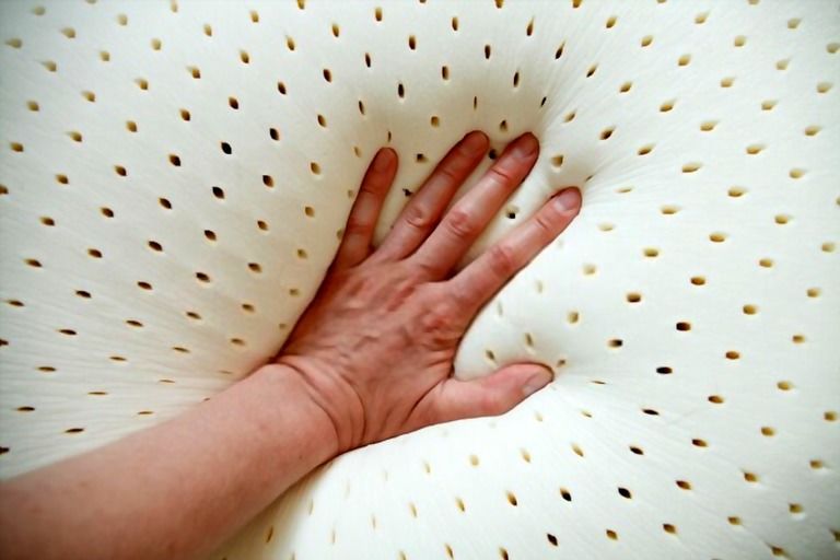 How Can You Arrange Your Bedroom For A Restful Night's Sleep? How Can You Arrange Your Bedroom For A Restful Night's Sleep?
